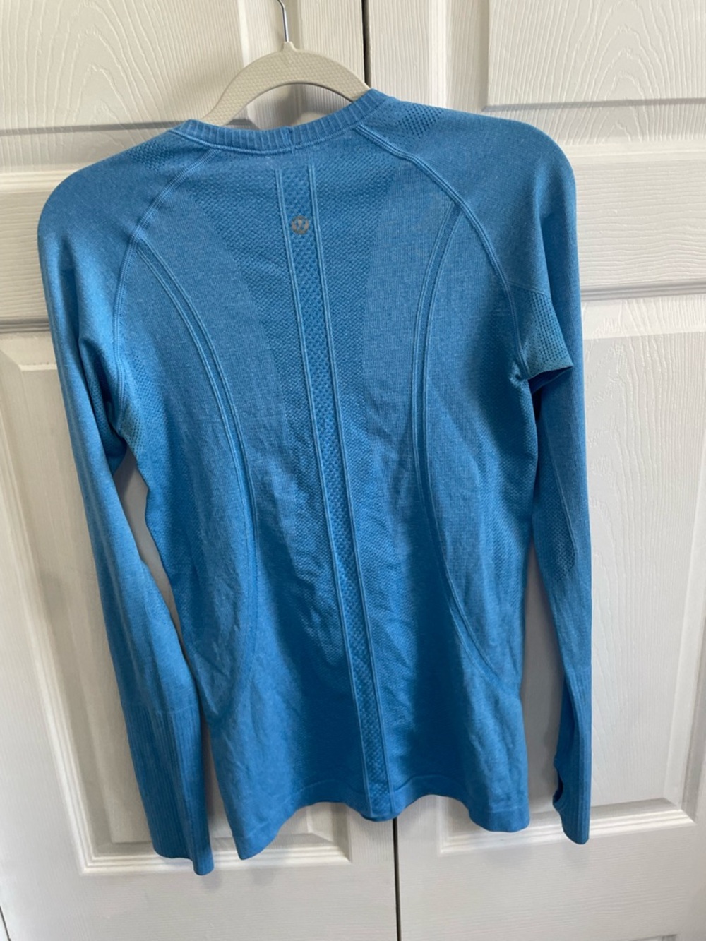 Lululemon long sleeve - Picture 3 of 7